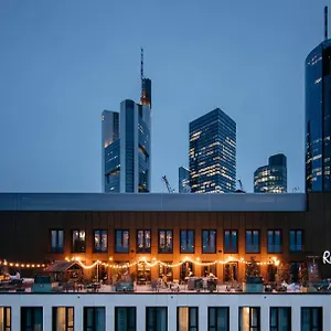 Ruby Louise Frankfurt Duitsland