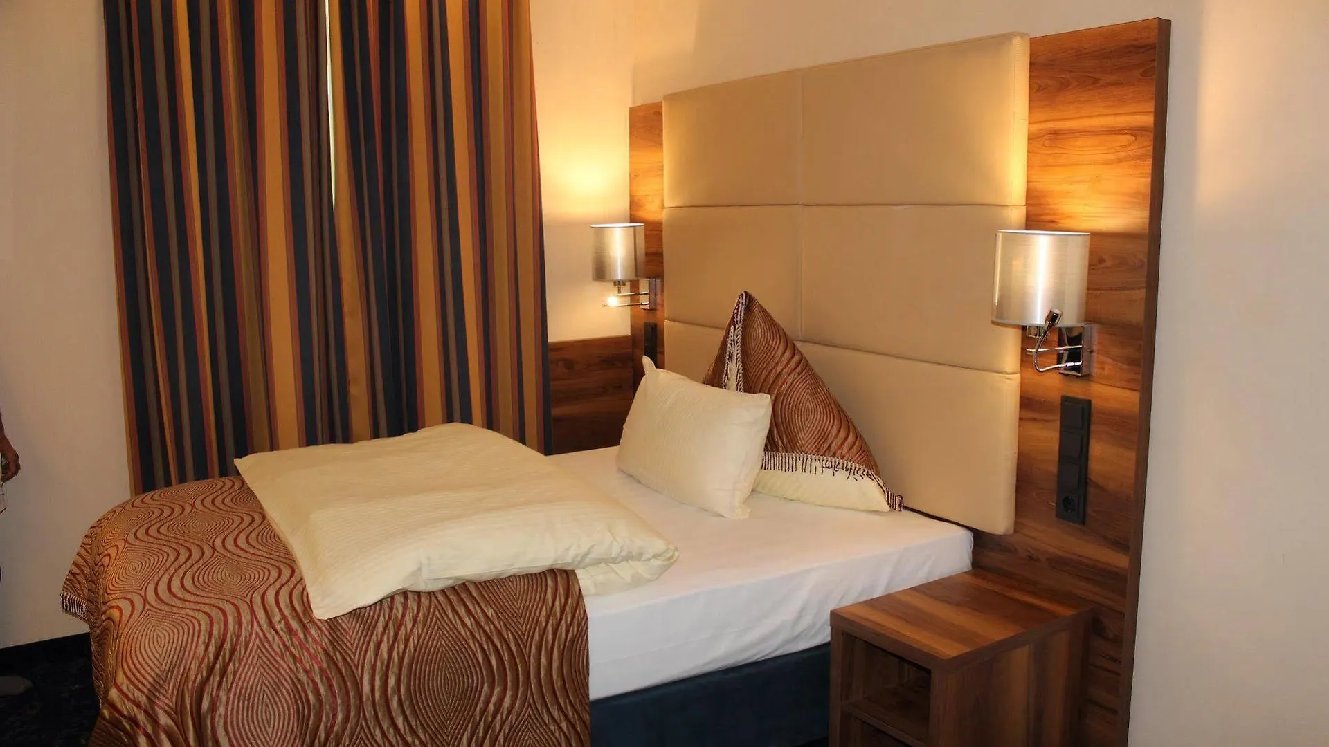 ****  Grand Hotel Empire Frankfurt am Main Germany